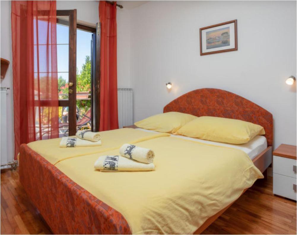 Villa Anita With Common Pool Vrvari Bilik gambar